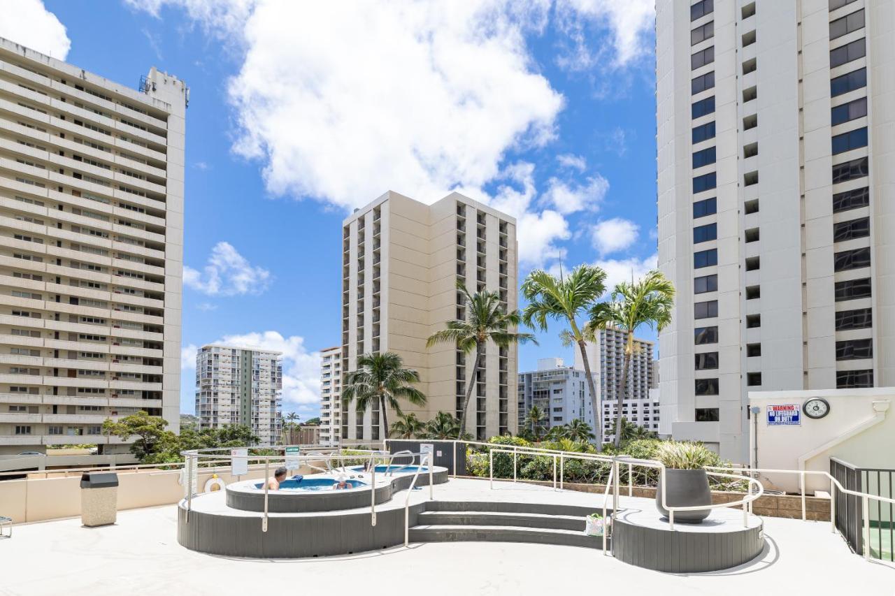 Waikiki Banyan 1Br With Great Ocean Views, Steps To Beach & Parking! Honolulu Extérieur photo